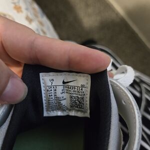 Nike Kids' Black and White Sneakers - US 7